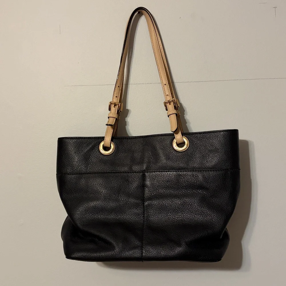 Michael Kors Black and Tan Leather handbag.Bedford Leather zip tote.